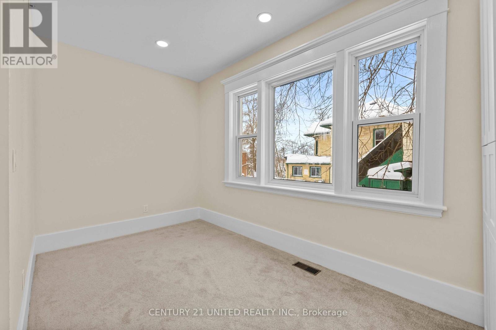 375 Downie Street, Peterborough (Town Ward 3), Ontario  K9H 4J4 - Photo 3 - X13130030