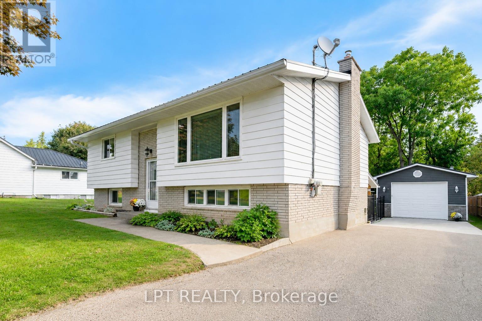 56 St. Patrick Street, Kawartha Lakes (Lindsay), Ontario  K9V 1R5 - Photo 2 - X13131088