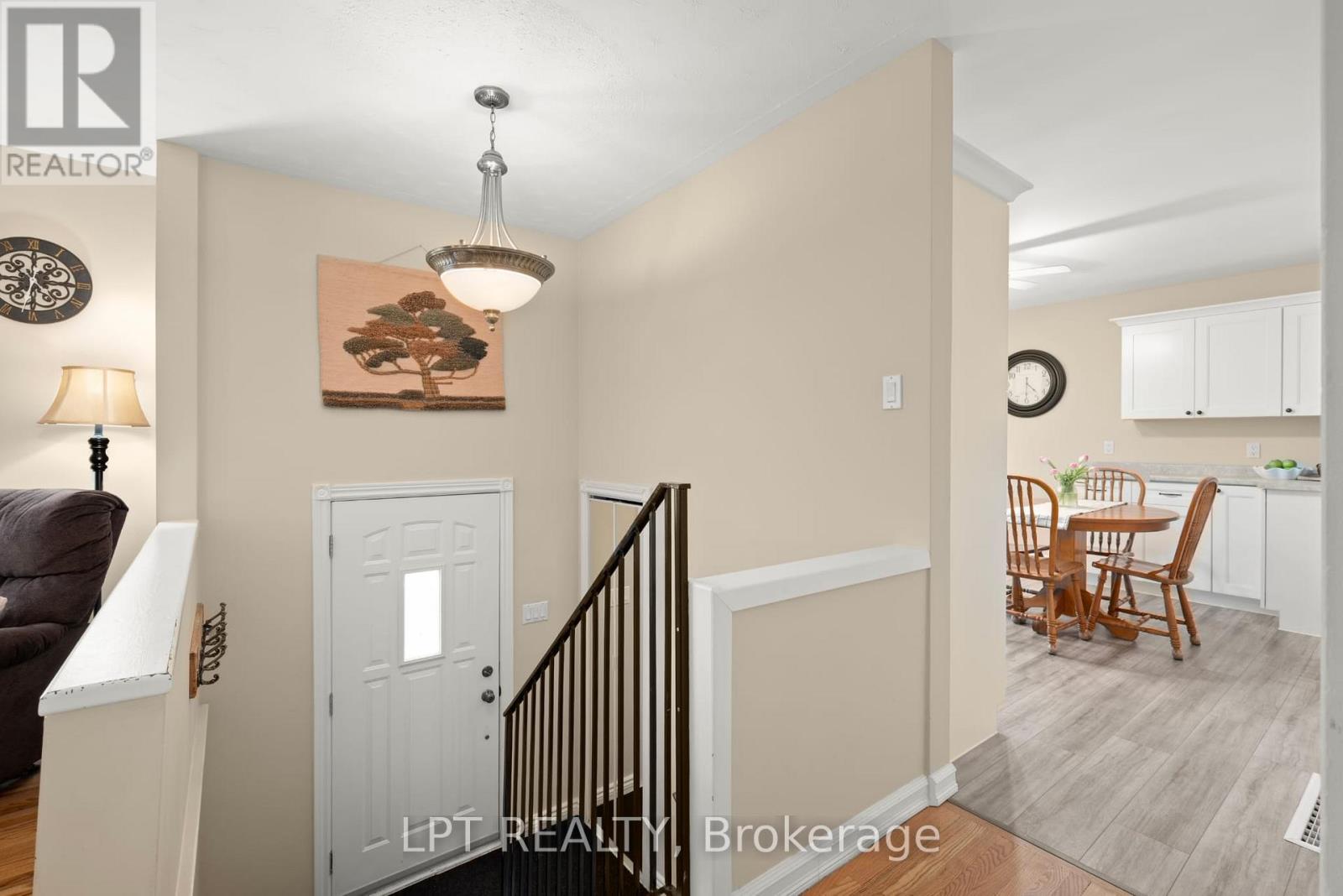 56 St. Patrick Street, Kawartha Lakes (Lindsay), Ontario  K9V 1R5 - Photo 4 - X13131088