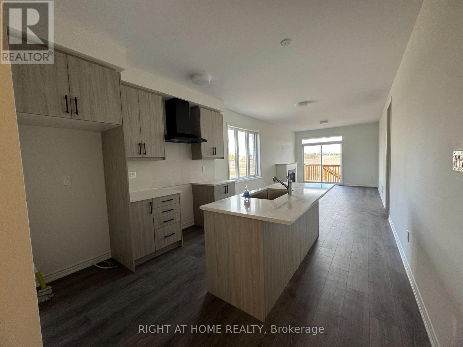 62 Debois St Main Unit Street, Kawartha Lakes (Lindsay), Ontario  K9V 6A9 - Photo 10 - X13131404