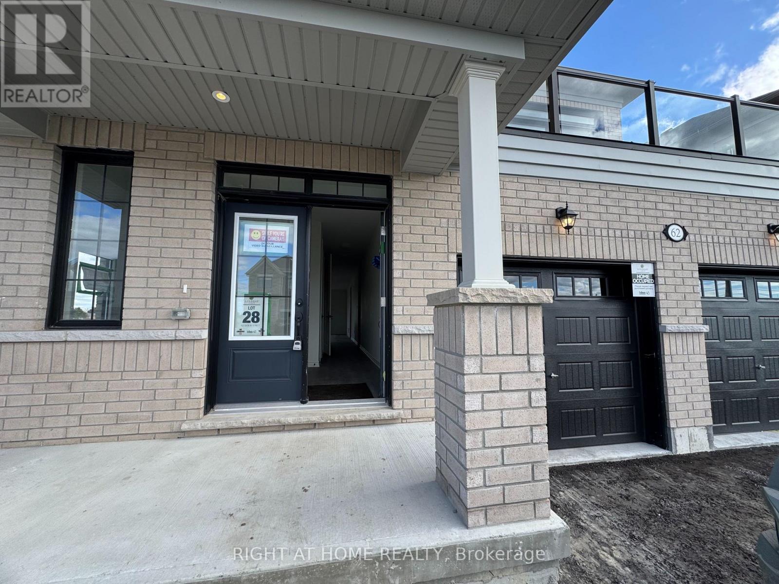 62 Debois St Main Unit Street, Kawartha Lakes (Lindsay), Ontario  K9V 6A9 - Photo 2 - X13131404