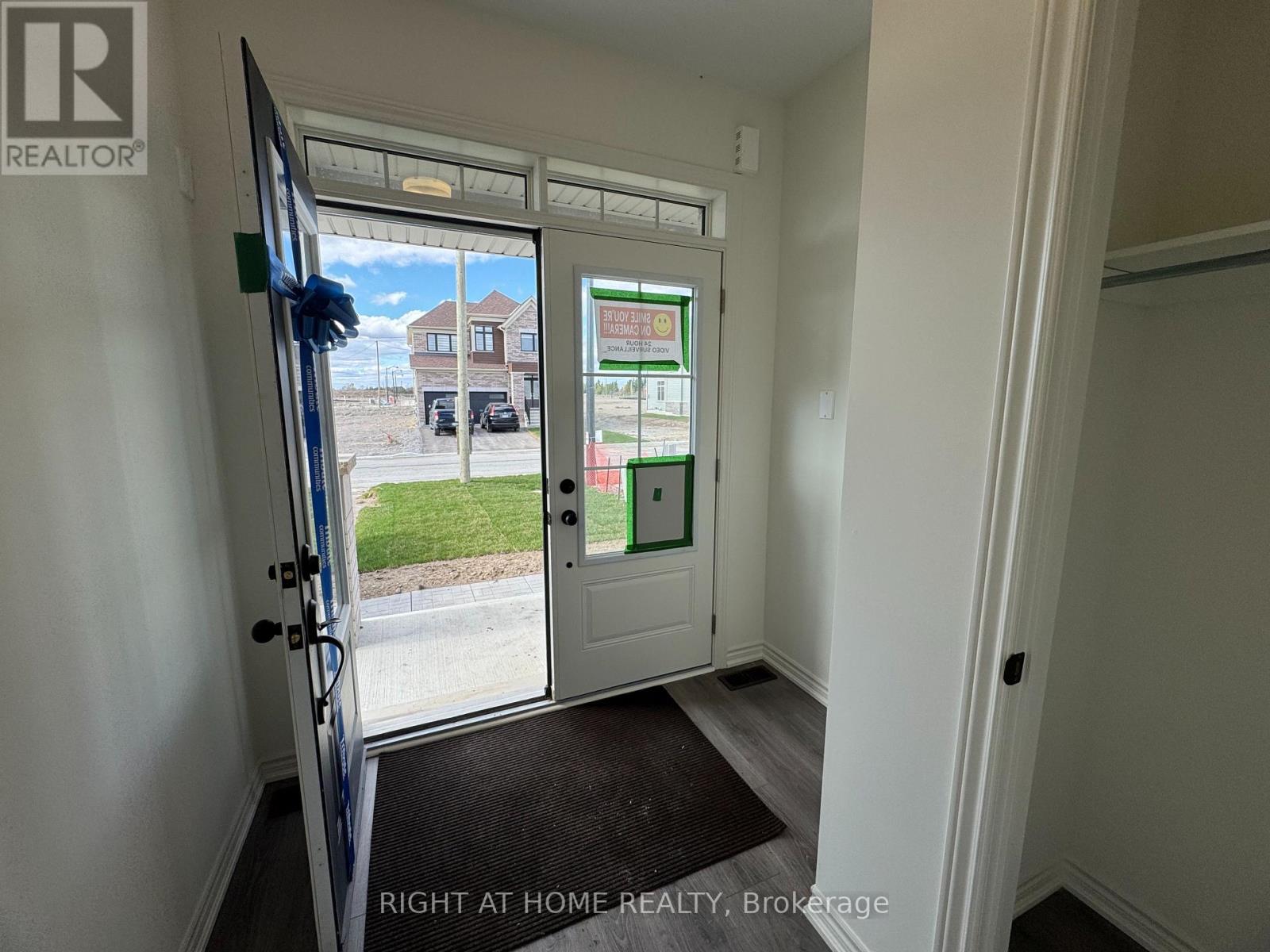 62 Debois St Main Unit Street, Kawartha Lakes (Lindsay), Ontario  K9V 6A9 - Photo 3 - X13131404