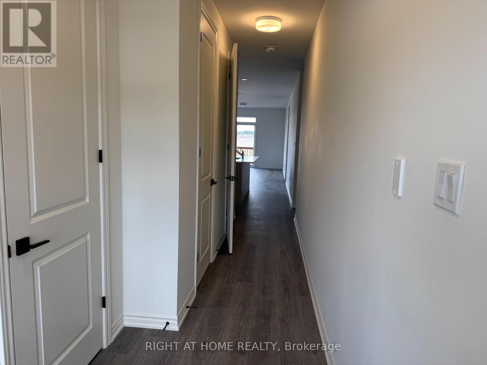 62 Debois St Main Unit Street, Kawartha Lakes (Lindsay), Ontario  K9V 6A9 - Photo 4 - X13131404