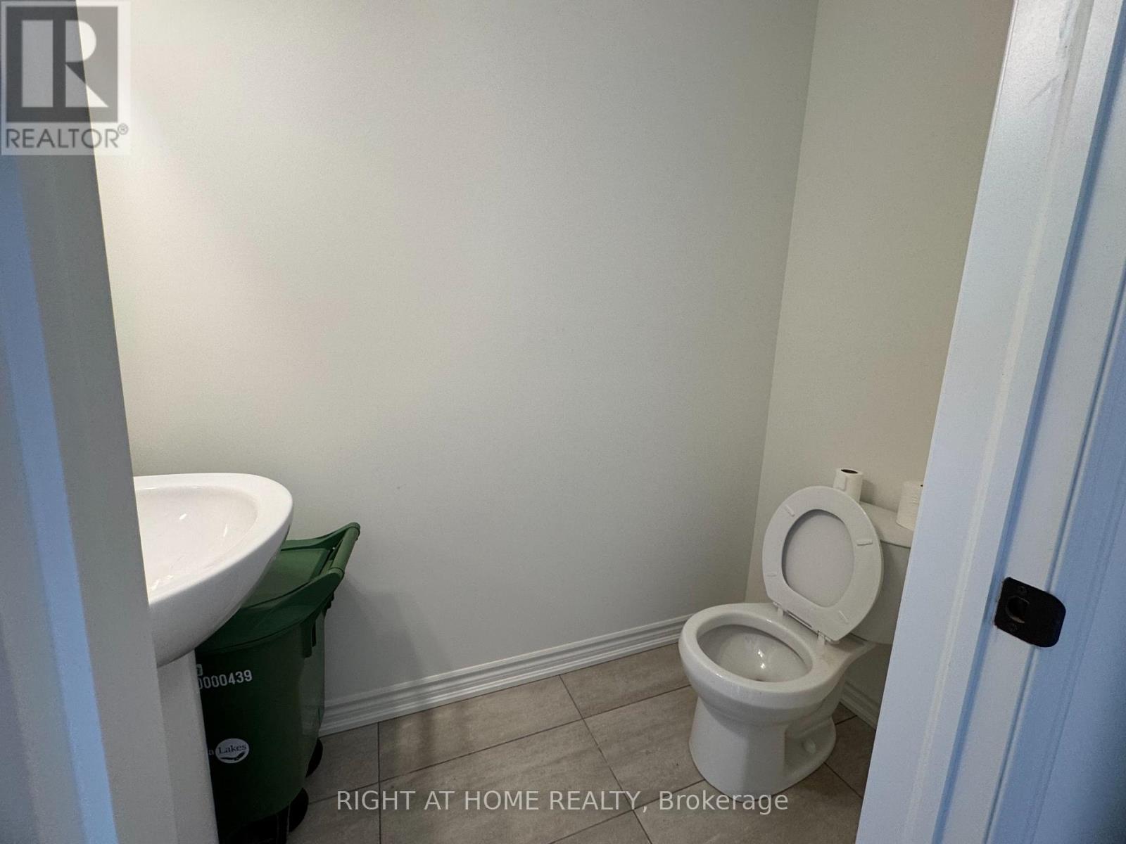 62 Debois St Main Unit Street, Kawartha Lakes (Lindsay), Ontario  K9V 6A9 - Photo 6 - X13131404