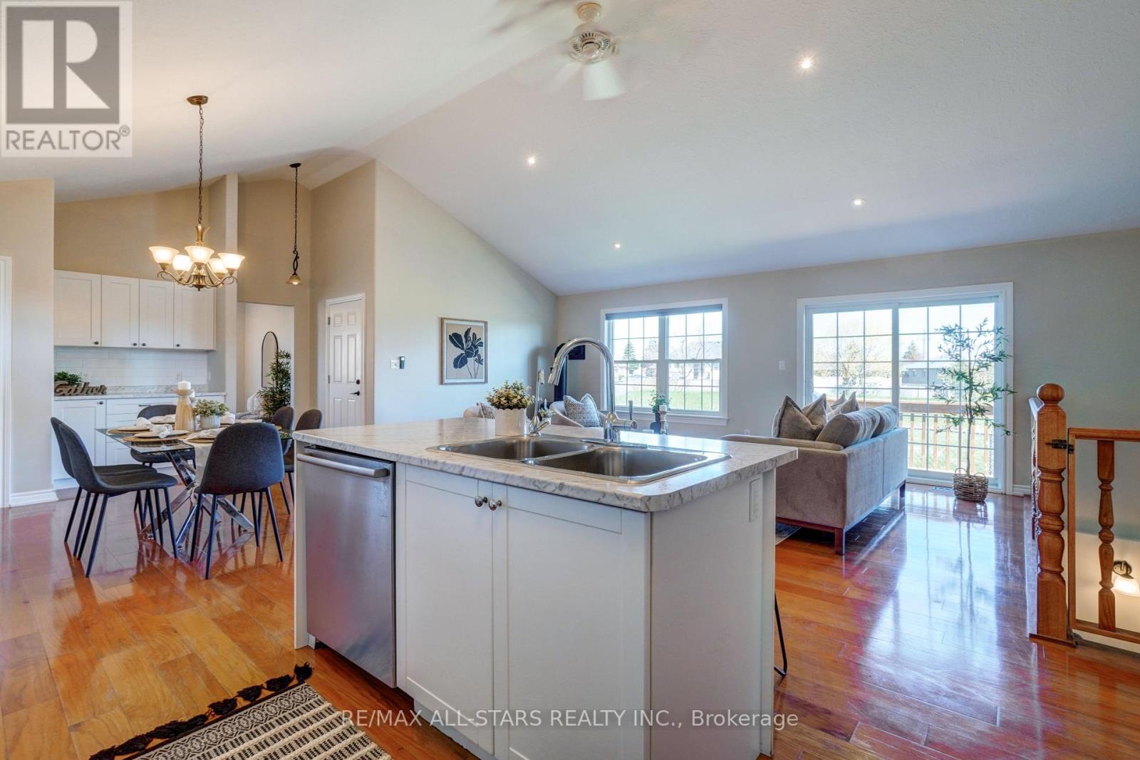 14 Laurent Boulevard, Kawartha Lakes (Lindsay), Ontario  K9V 6G3 - Photo 13 - X13132198
