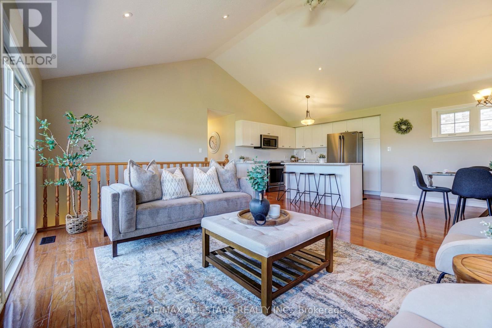 14 Laurent Boulevard, Kawartha Lakes (Lindsay), Ontario  K9V 6G3 - Photo 6 - X13132198