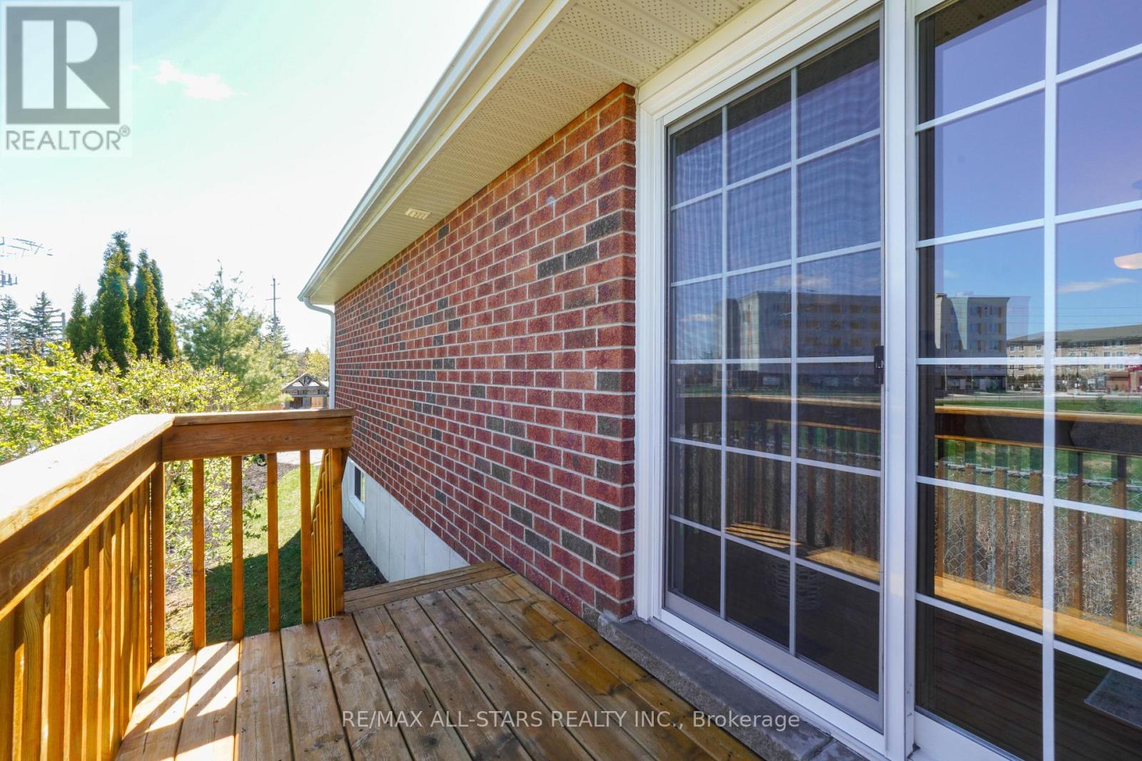 14 Laurent Boulevard, Kawartha Lakes (Lindsay), Ontario  K9V 6G3 - Photo 9 - X13132198