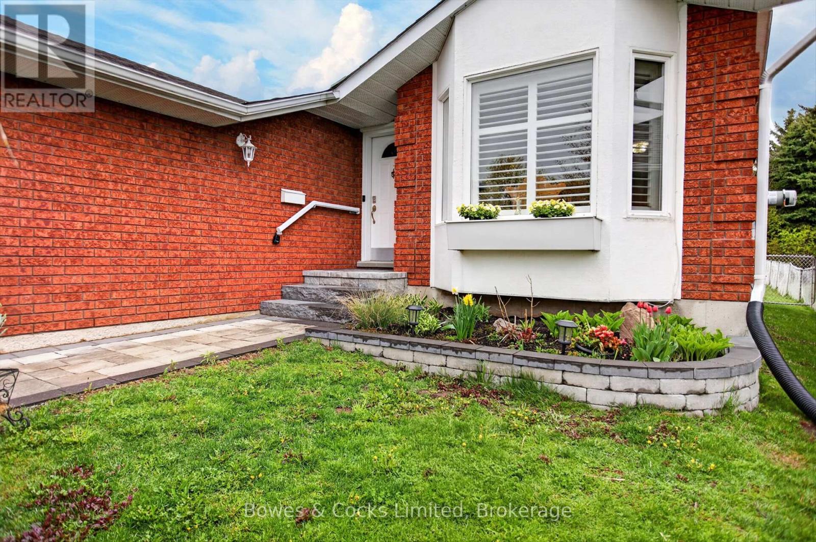 18 Wintergreen Court, Peterborough (Monaghan Ward 2), Ontario  K9K 2J8 - Photo 5 - X13132804