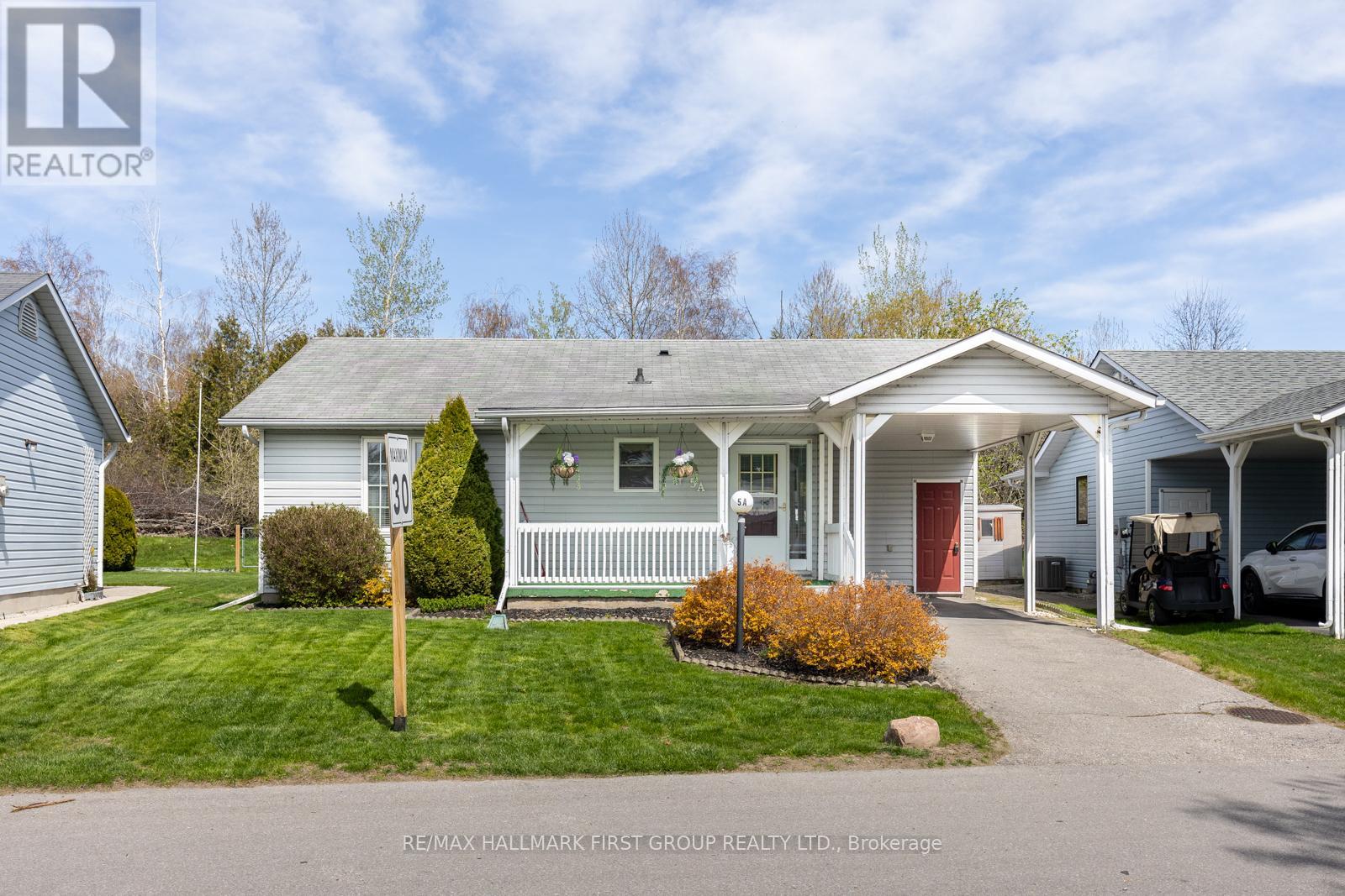 5a Fairway Drive, Clarington (Bowmanville), Ontario  L1B 1B6 - Photo 2 - E13134366