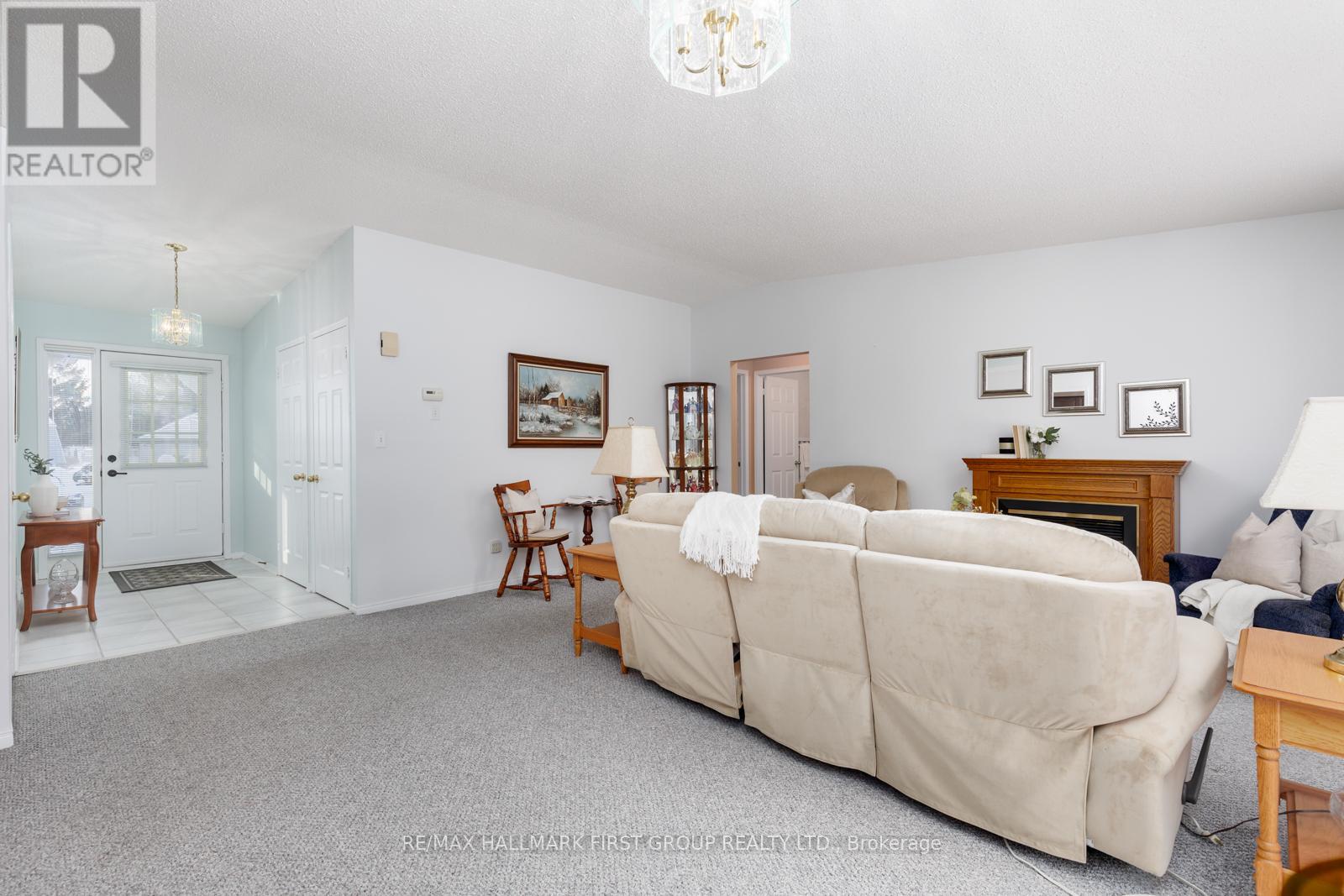 5a Fairway Drive, Clarington (Bowmanville), Ontario  L1B 1B6 - Photo 8 - E13134366