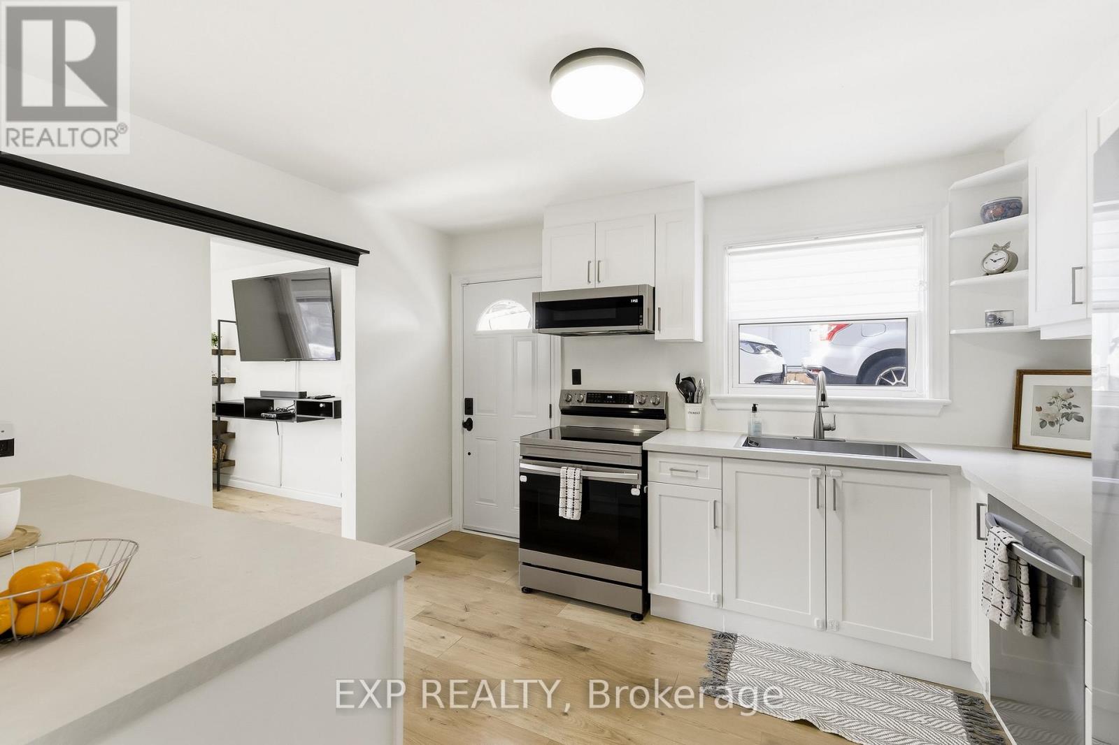 198 Shelbourne Street, Peterborough (Northcrest Ward 5), Ontario  K9H 5K4 - Photo 12 - X13136002