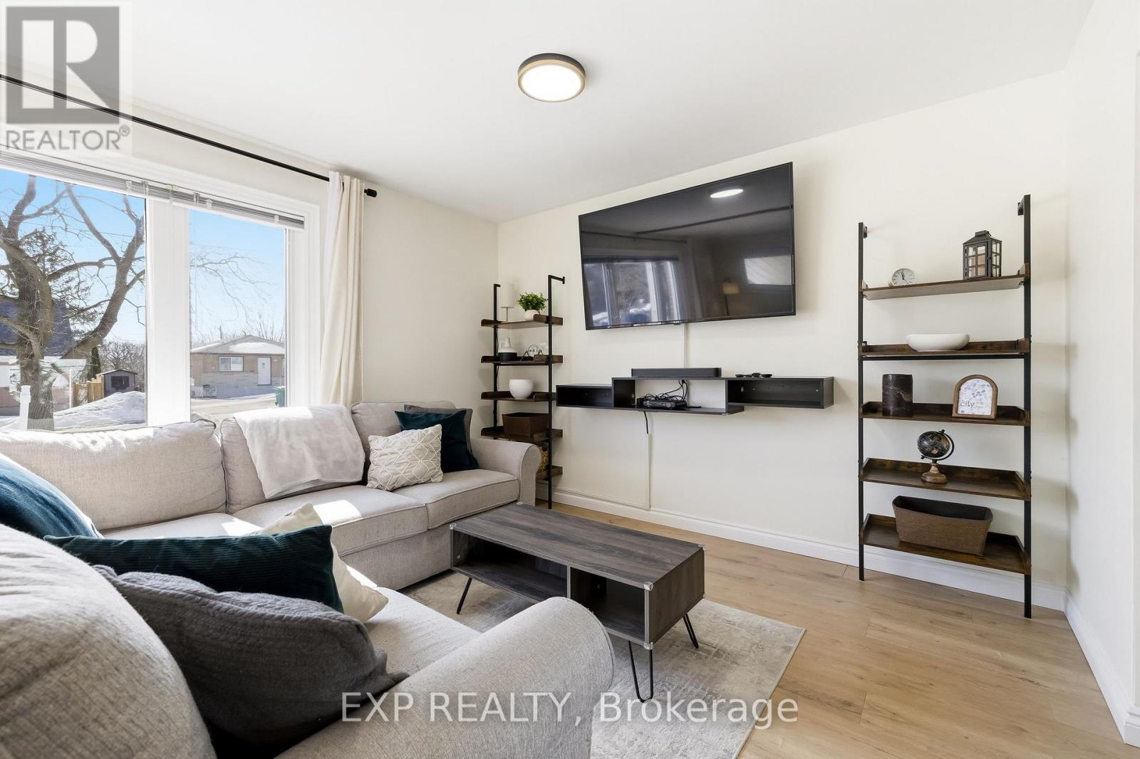 198 Shelbourne Street, Peterborough (Northcrest Ward 5), Ontario  K9H 5K4 - Photo 7 - X13136002