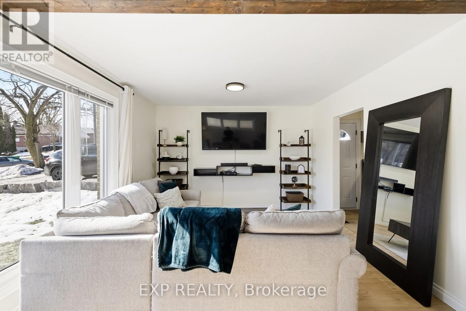 198 Shelbourne Street, Peterborough (Northcrest Ward 5), Ontario  K9H 5K4 - Photo 8 - X13136002