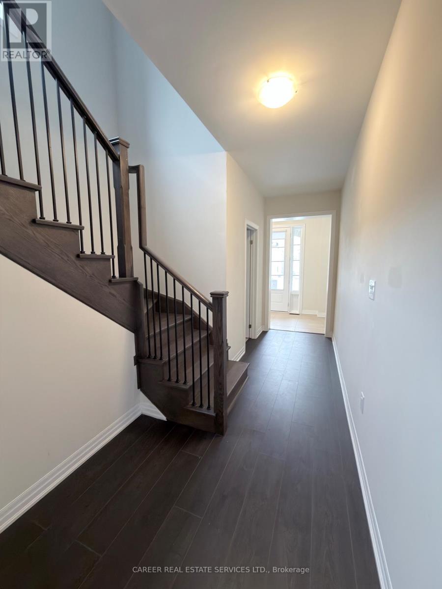 67 Ed Ewert Avenue, Clarington (Newcastle), Ontario  L1B 0W7 - Photo 5 - E13139296