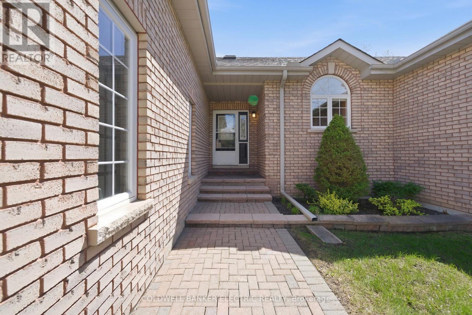 40 - 300 Franmor Drive, Peterborough (Ashburnham Ward 4), Ontario  K9H 7R2 - Photo 4 - X13142132