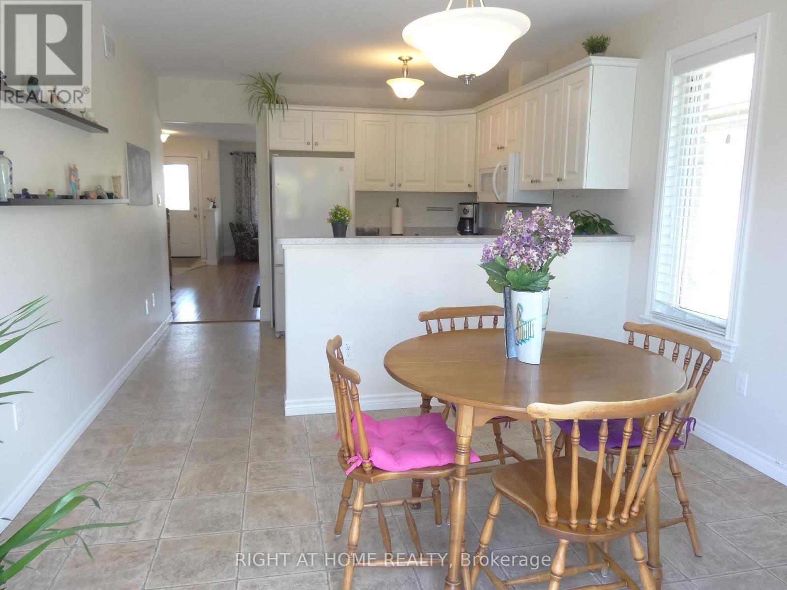 14 Matchett Crescent, Kawartha Lakes (Lindsay), Ontario  K9V 0G8 - Photo 10 - X13142516