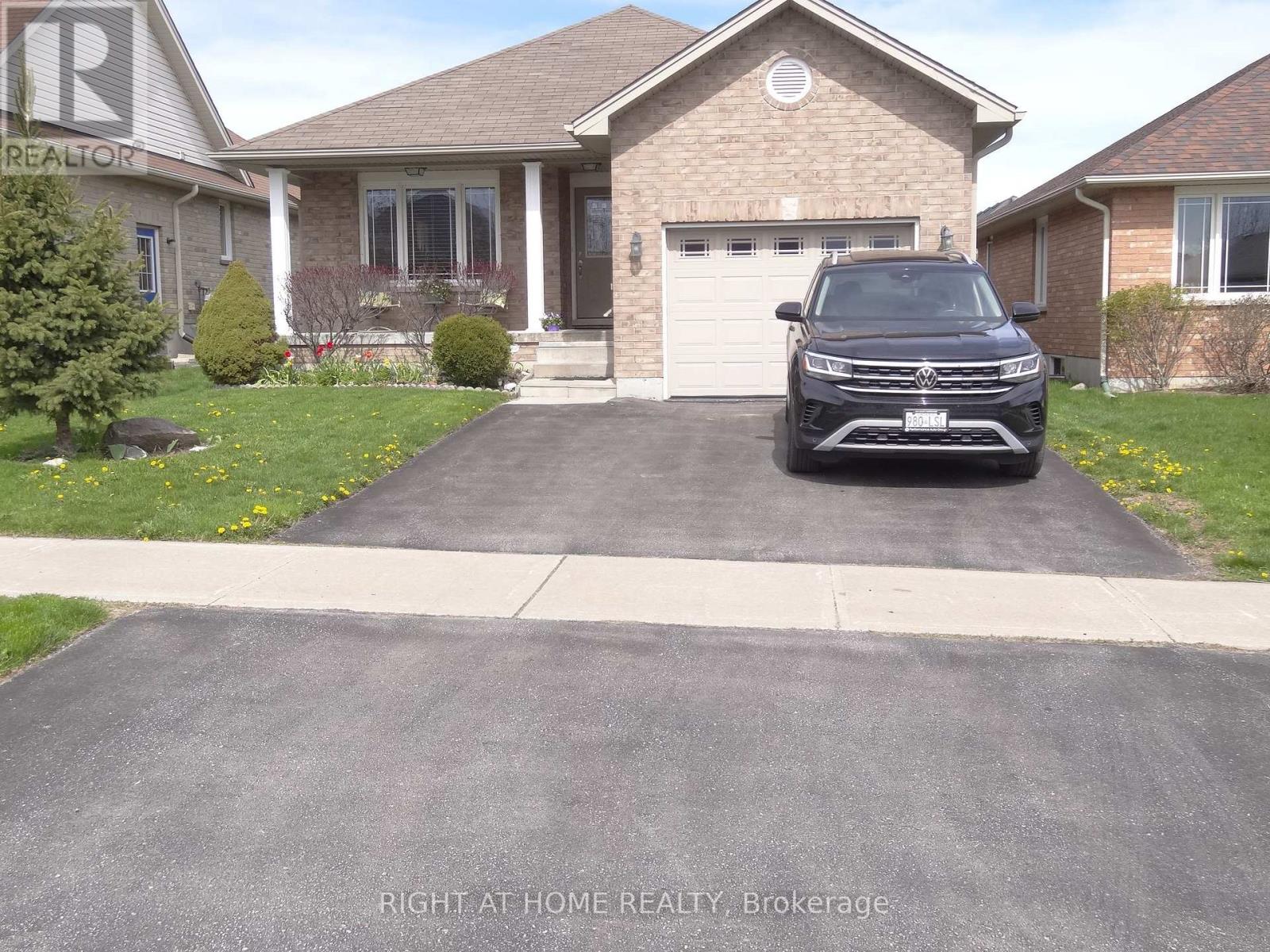 14 Matchett Crescent, Kawartha Lakes (Lindsay), Ontario  K9V 0G8 - Photo 3 - X13142516