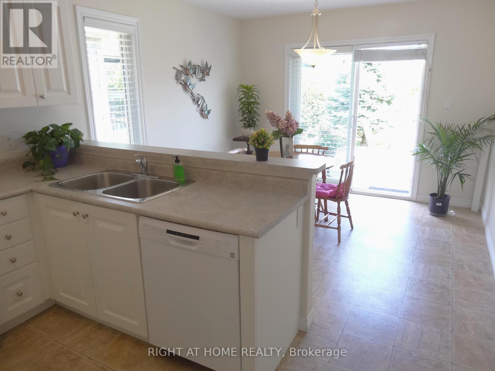 14 Matchett Crescent, Kawartha Lakes (Lindsay), Ontario  K9V 0G8 - Photo 9 - X13142516