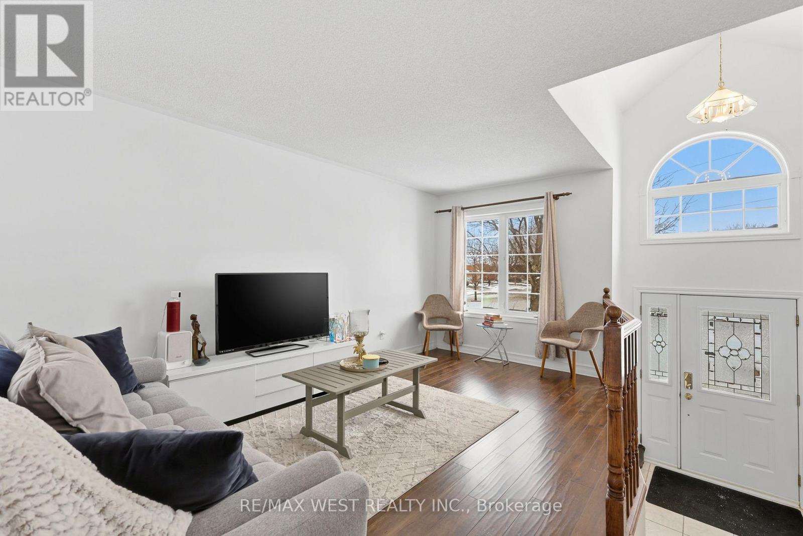 20 Eakins Crescent, Kawartha Lakes (Lindsay), Ontario  K9V 6J9 - Photo 6 - X13142904