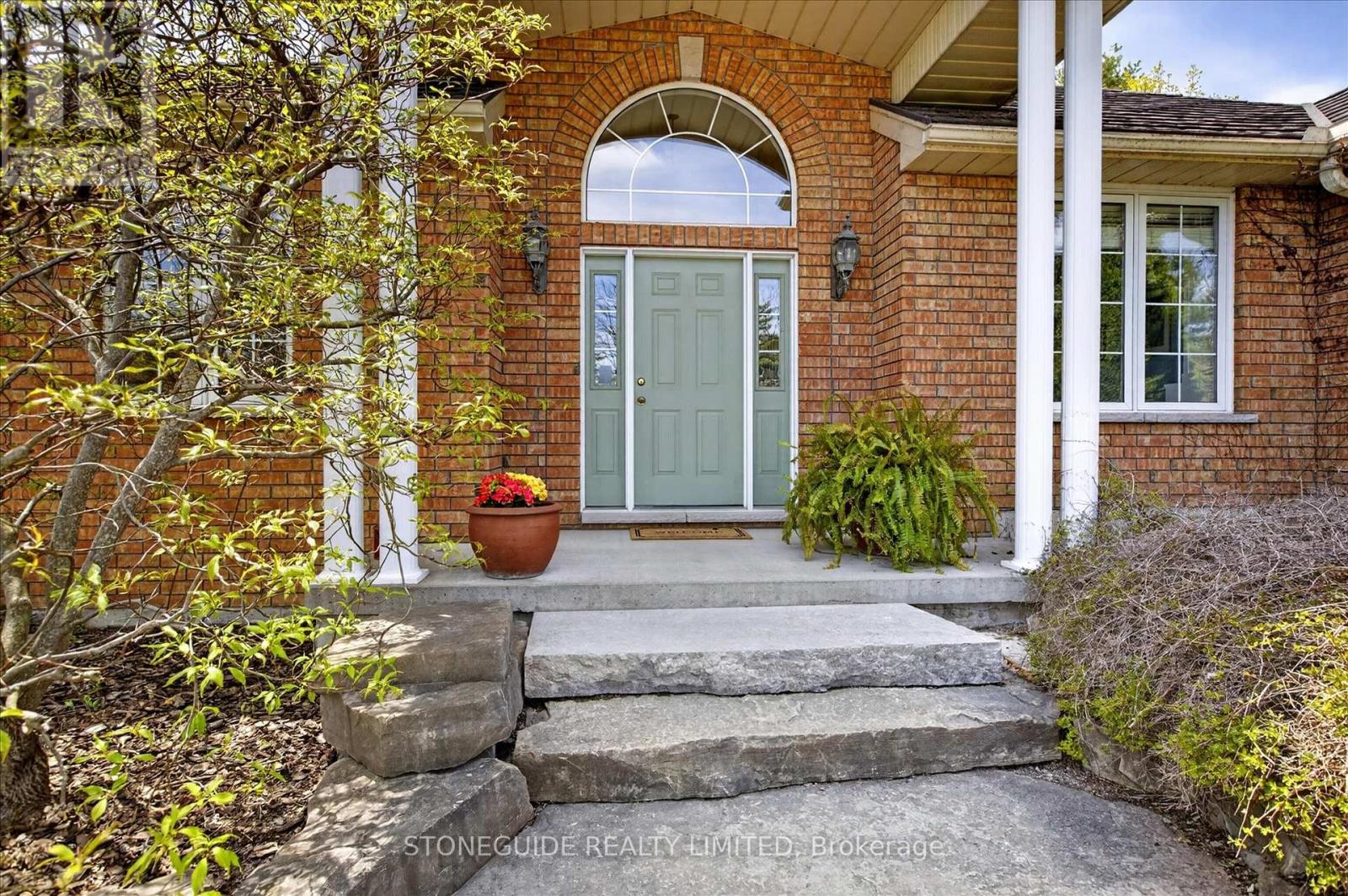 1580 College Park Drive, Peterborough (Otonabee Ward 1), Ontario  K9K 2G9 - Photo 4 - X13143328