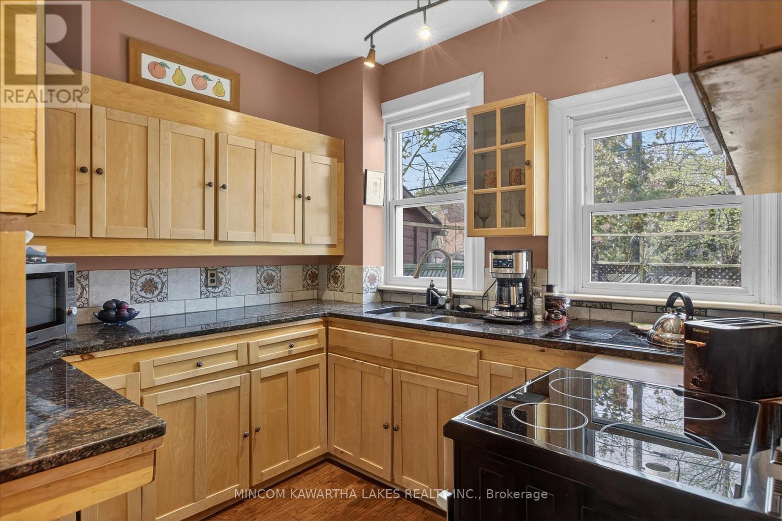 494 Charlotte Street, Peterborough (Town Ward 3), Ontario  K9J 2W3 - Photo 17 - X13143712