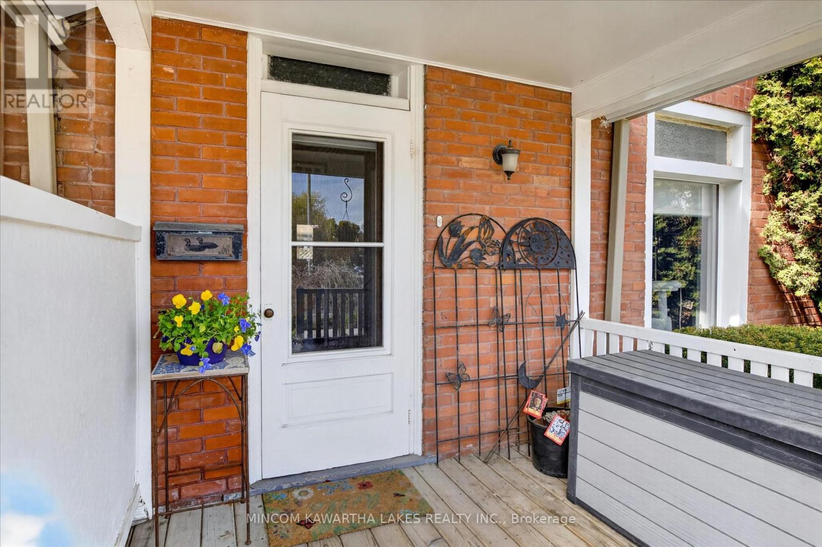 494 Charlotte Street, Peterborough (Town Ward 3), Ontario  K9J 2W3 - Photo 6 - X13143712