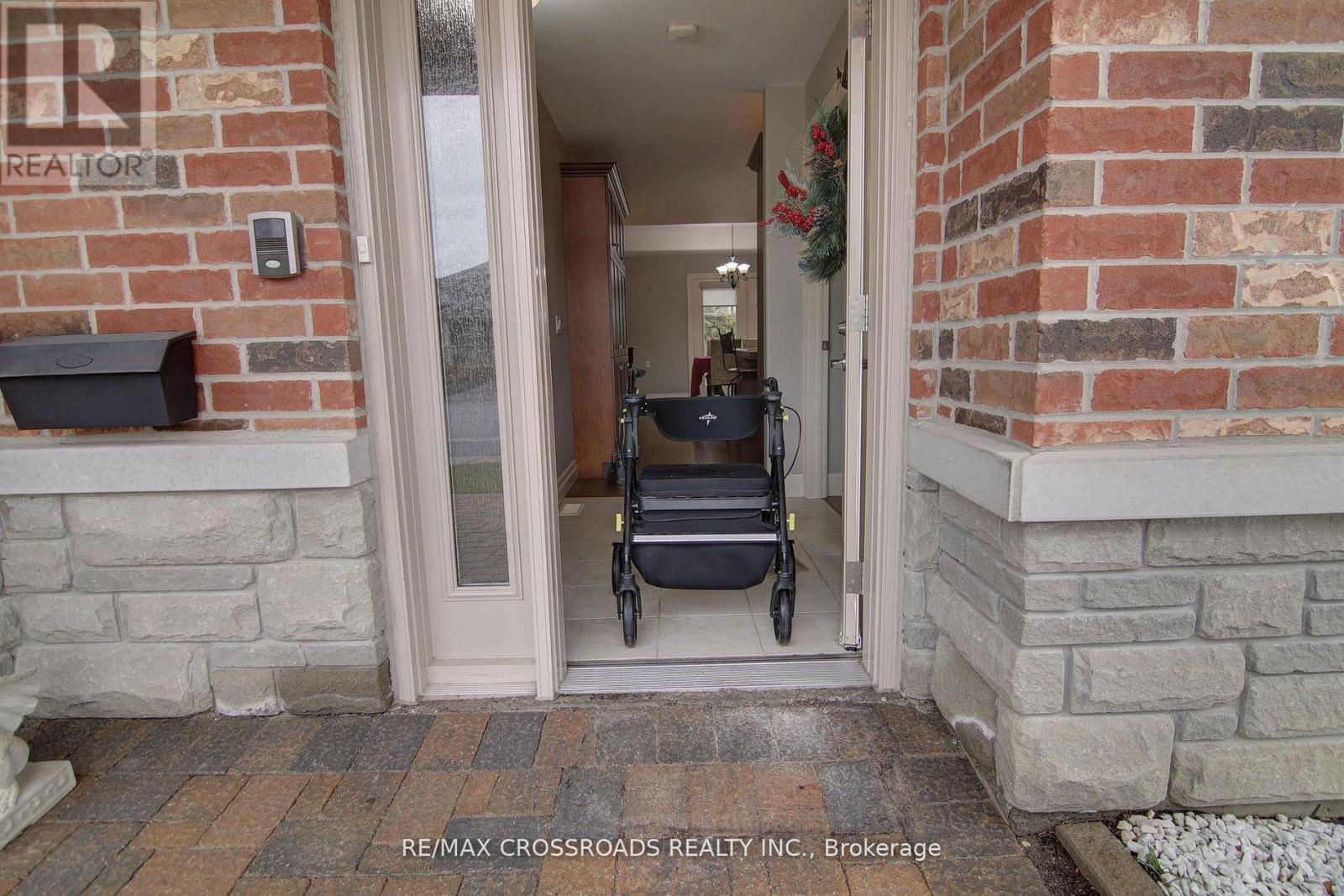 8 Green Arbour Way, Kawartha Lakes (Lindsay), Ontario  K9V 0E6 - Photo 20 - X13143640