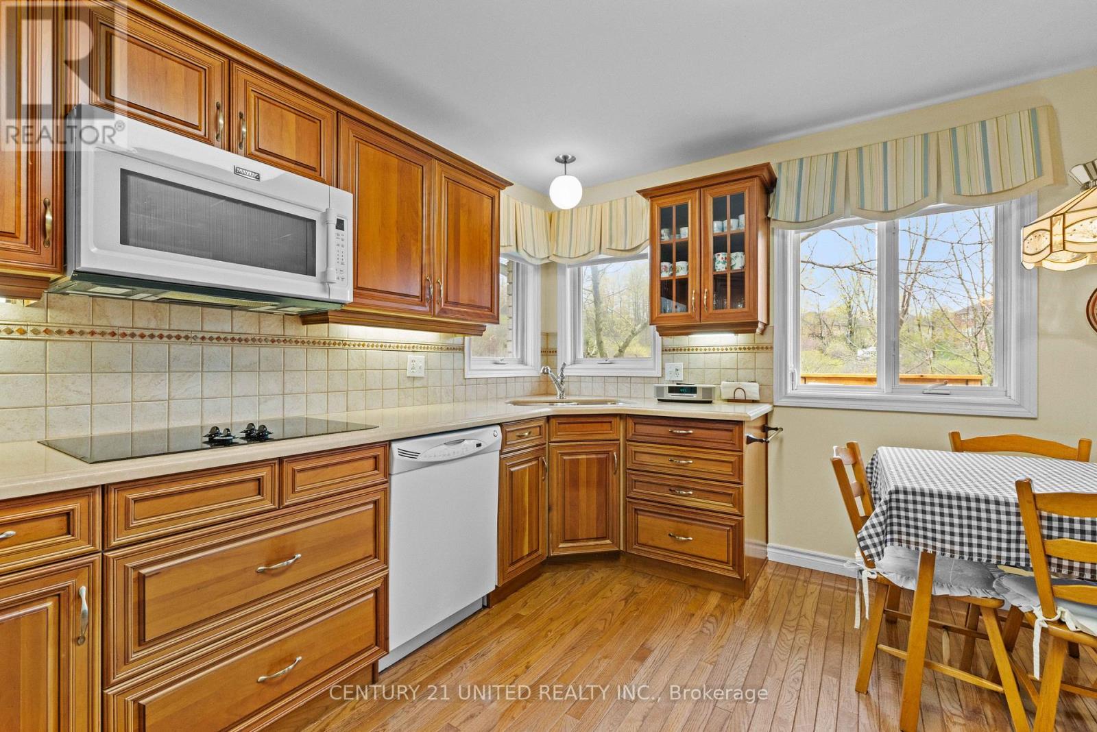 2903 Jennifer Drive, Peterborough (Northcrest Ward 5), Ontario  K9L 1Z5 - Photo 7 - X13143932