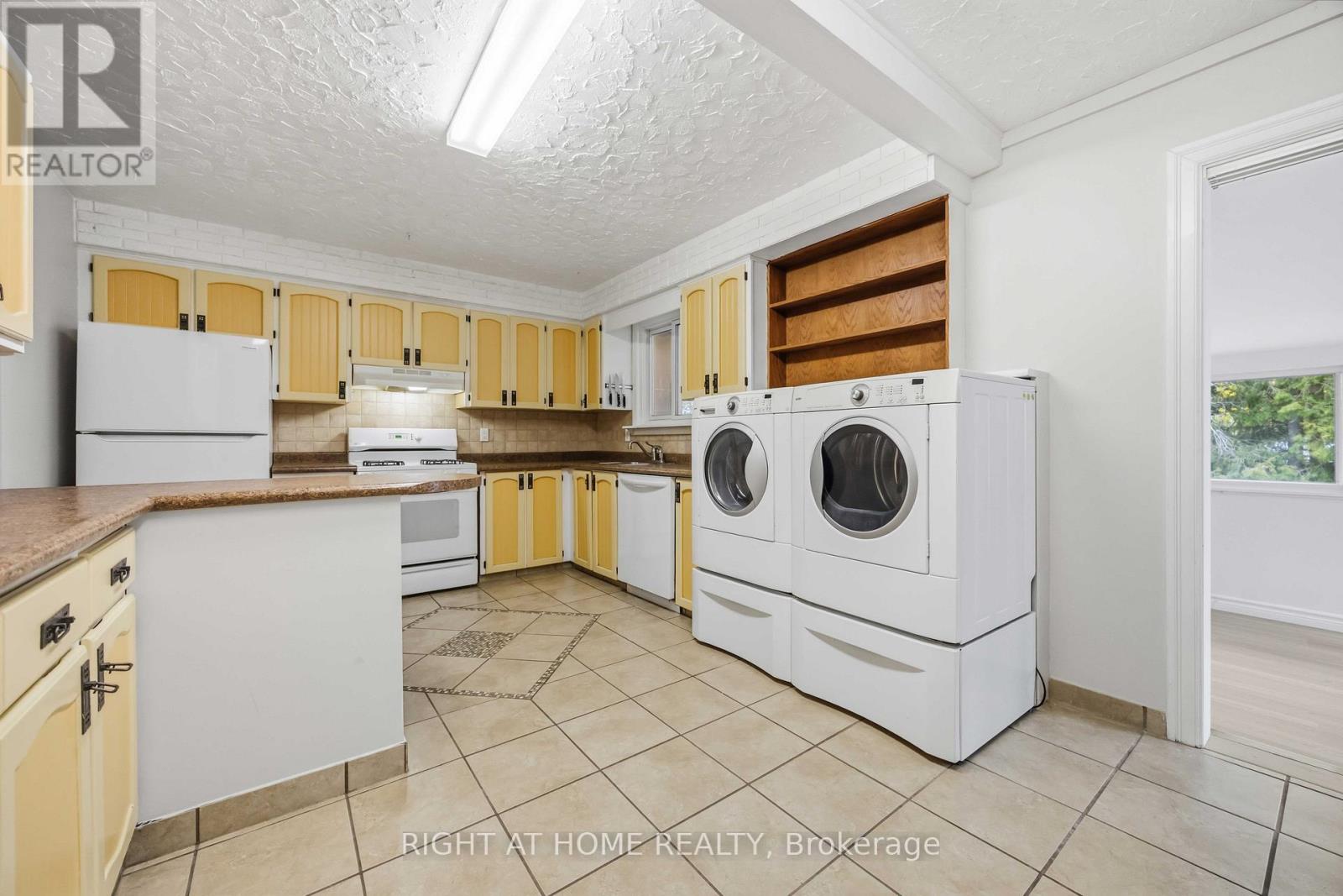 999 St Pauls Street, Peterborough (Northcrest Ward 5), Ontario  K9H 6J7 - Photo 12 - X13144082