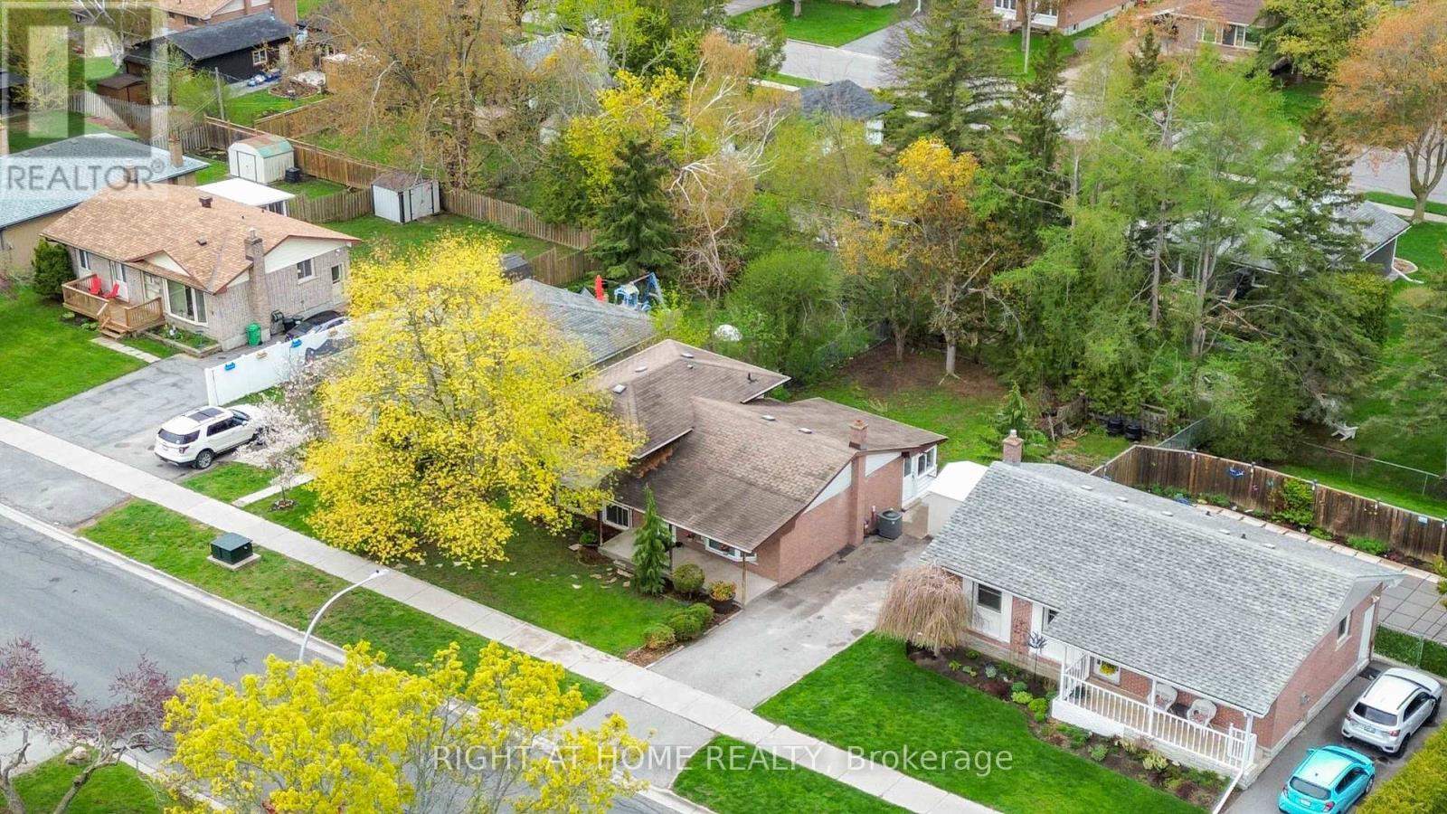 999 St Pauls Street, Peterborough (Northcrest Ward 5), Ontario  K9H 6J7 - Photo 2 - X13144082