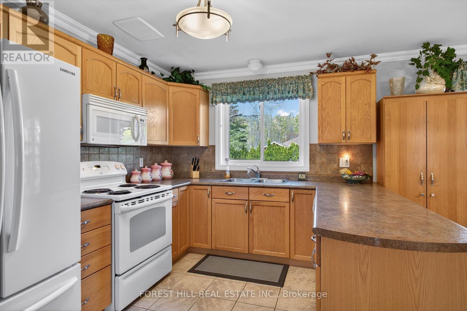 2212 Lorraine Drive, Peterborough (Northcrest Ward 5), Ontario  K9L 1X5 - Photo 16 - X13144692