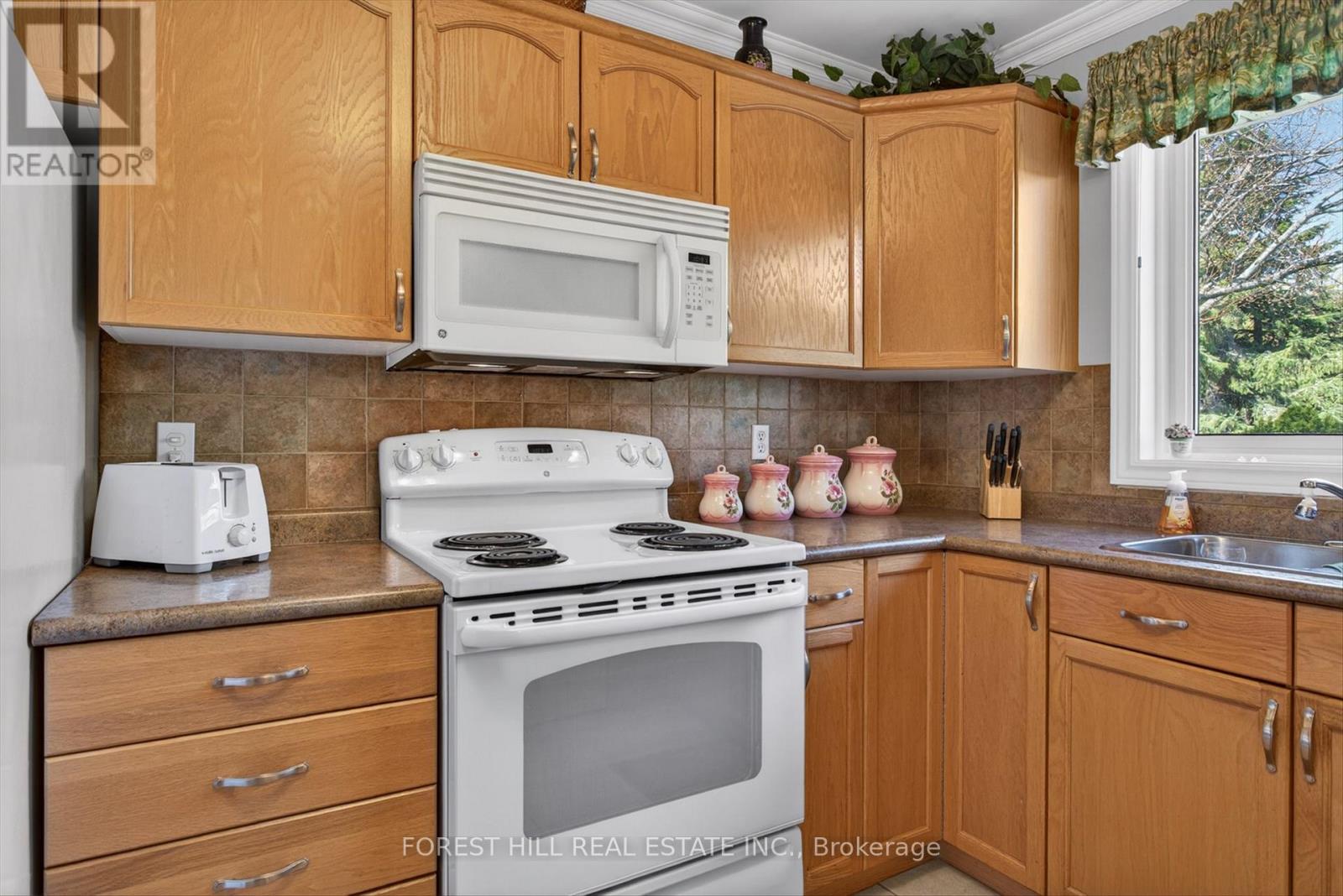 2212 Lorraine Drive, Peterborough (Northcrest Ward 5), Ontario  K9L 1X5 - Photo 18 - X13144692