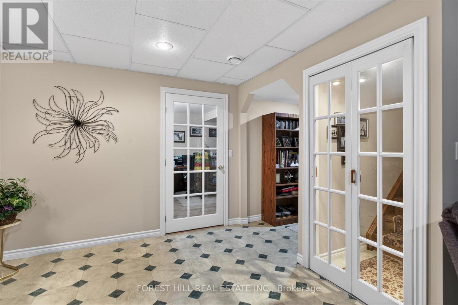 2212 Lorraine Drive, Peterborough (Northcrest Ward 5), Ontario  K9L 1X5 - Photo 28 - X13144692