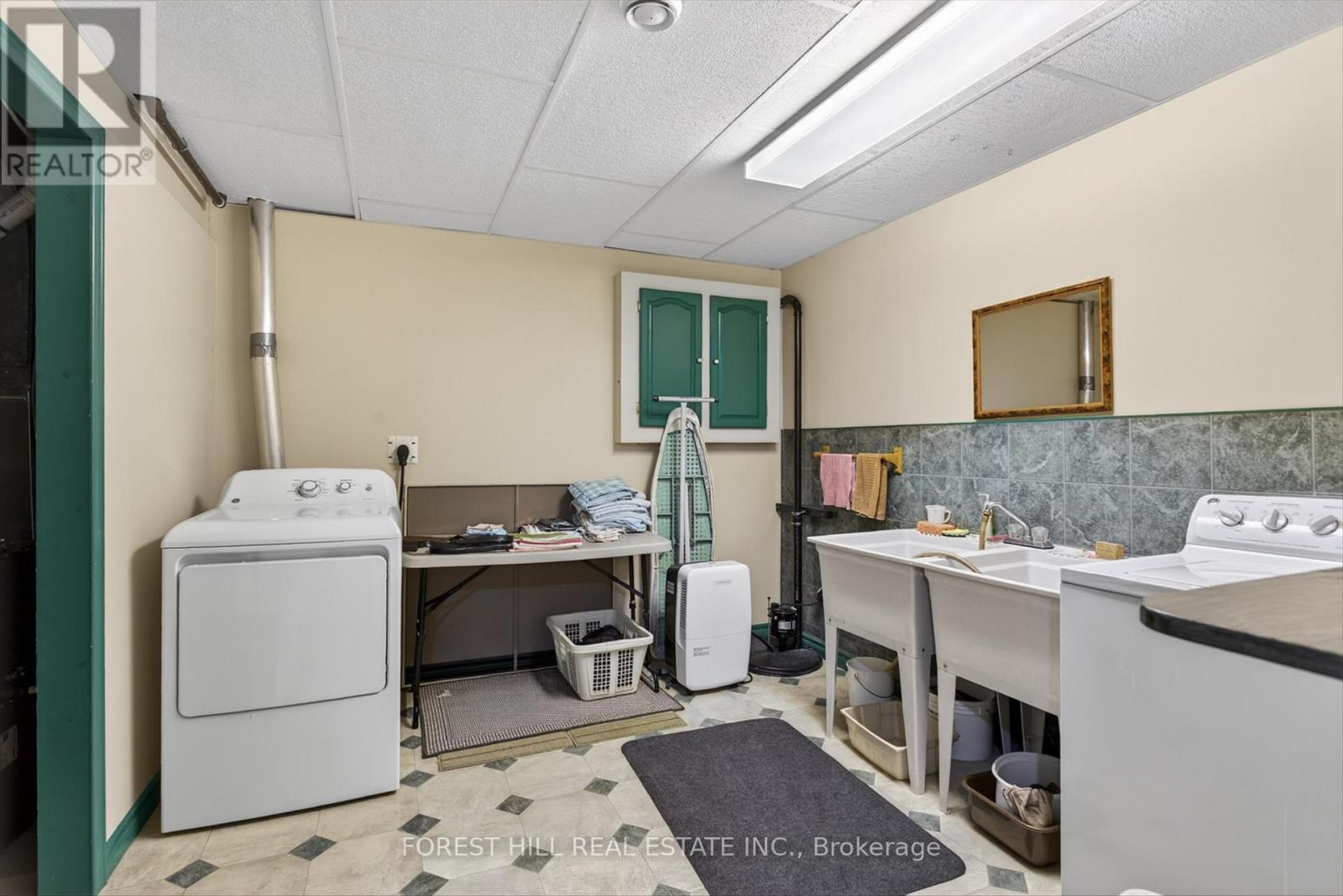 2212 Lorraine Drive, Peterborough (Northcrest Ward 5), Ontario  K9L 1X5 - Photo 37 - X13144692