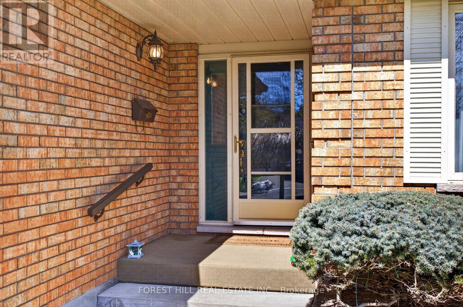 2212 Lorraine Drive, Peterborough (Northcrest Ward 5), Ontario  K9L 1X5 - Photo 4 - X13144692