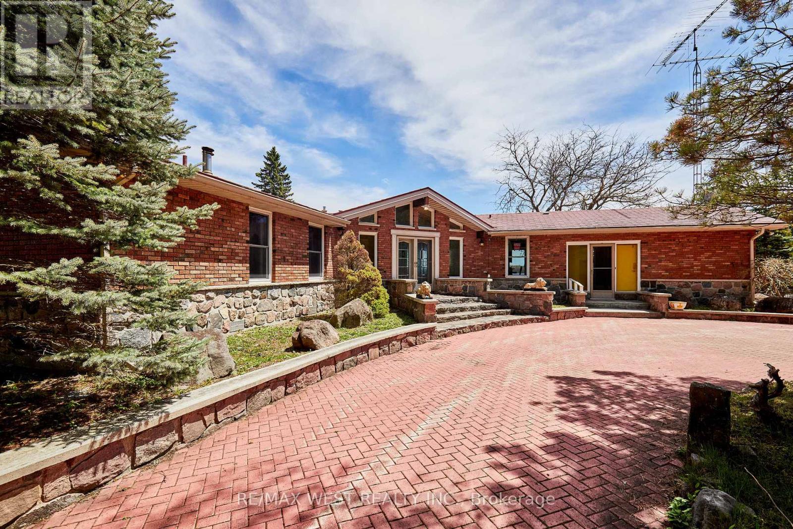 557 Riverside Drive, Trent Lakes, Ontario  K9J 3Y9 - Photo 4 - X13145772