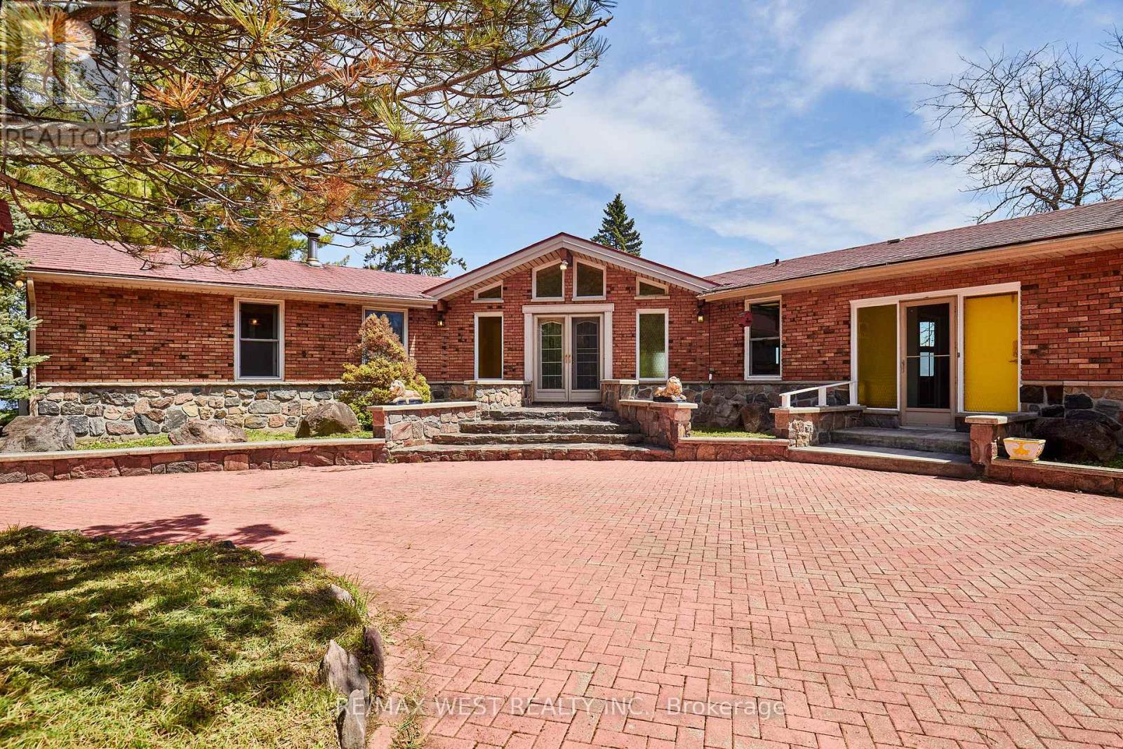 557 Riverside Drive, Trent Lakes, Ontario  K9J 3Y9 - Photo 5 - X13145772
