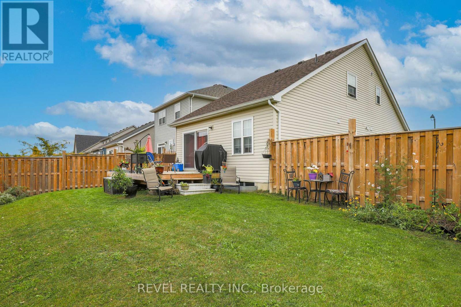 12 Blueberry Lane, Kawartha Lakes (Lindsay), Ontario  K9V 0M2 - Photo 9 - X13146192