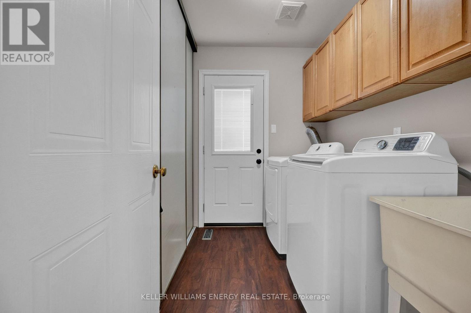 6 Mcauliffe Street, Clarington (Newcastle), Ontario  L1B 1K4 - Photo 8 - E13147754