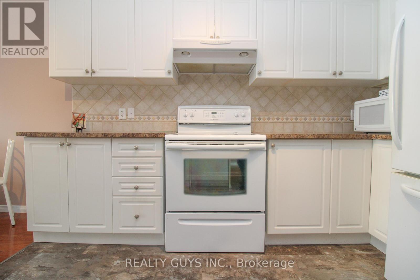 Unit #6 - 909 Wentworth Street, Peterborough (Otonabee Ward 1), Ontario  K9J 8R7 - Photo 11 - X13147972
