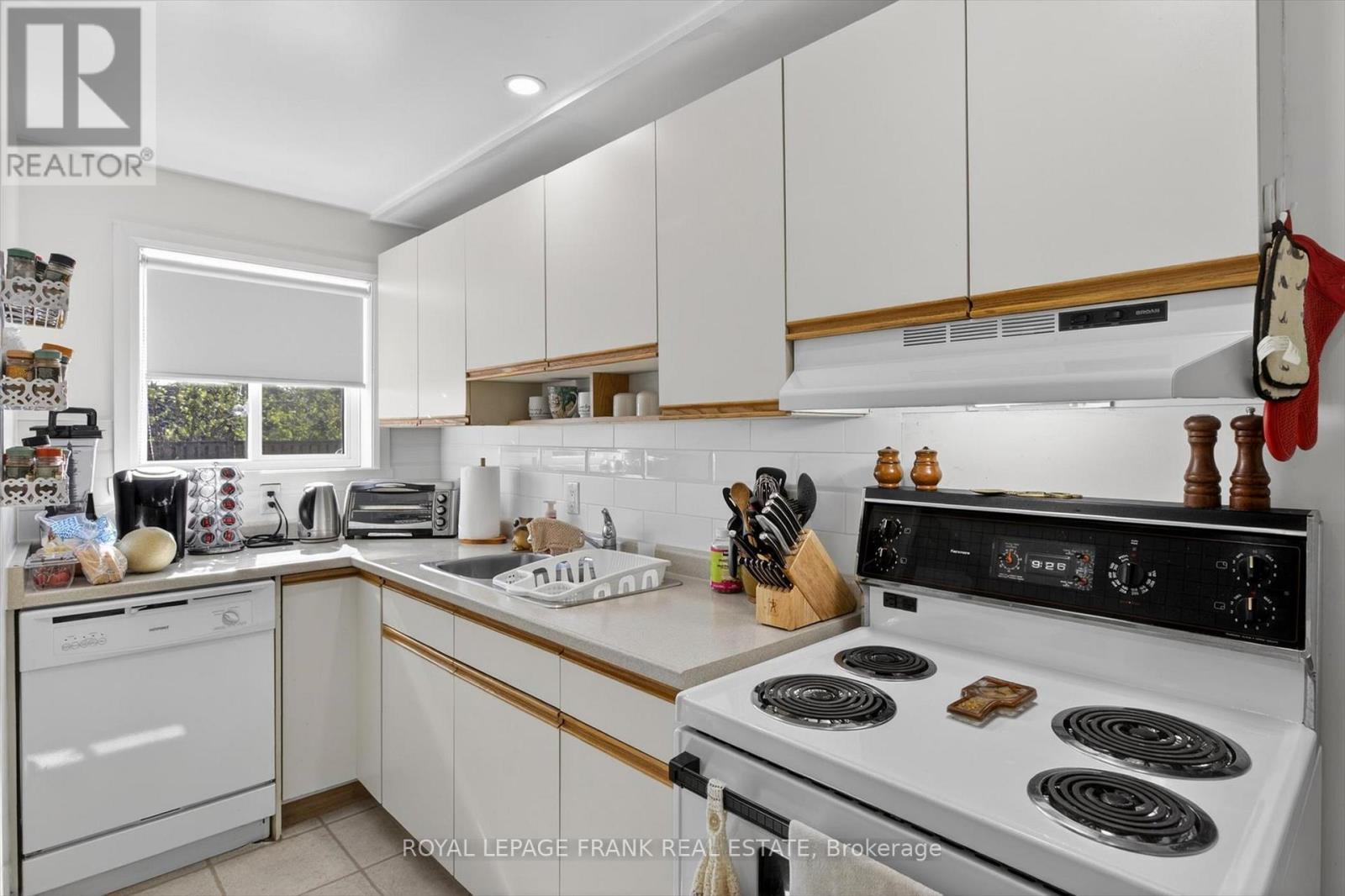 277 Dublin Street, Peterborough (Town Ward 3), Ontario  K9H 7J3 - Photo 13 - X13148294