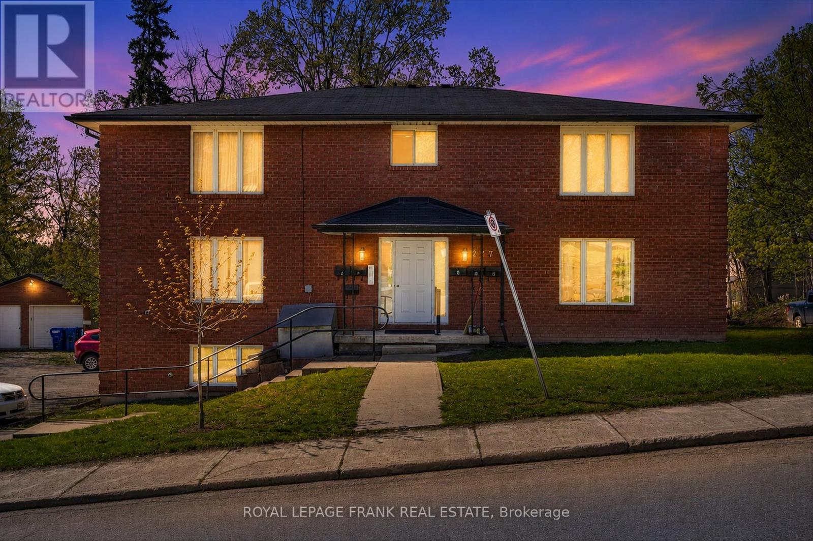 277 Dublin Street, Peterborough (Town Ward 3), Ontario  K9H 7J3 - Photo 2 - X13148294