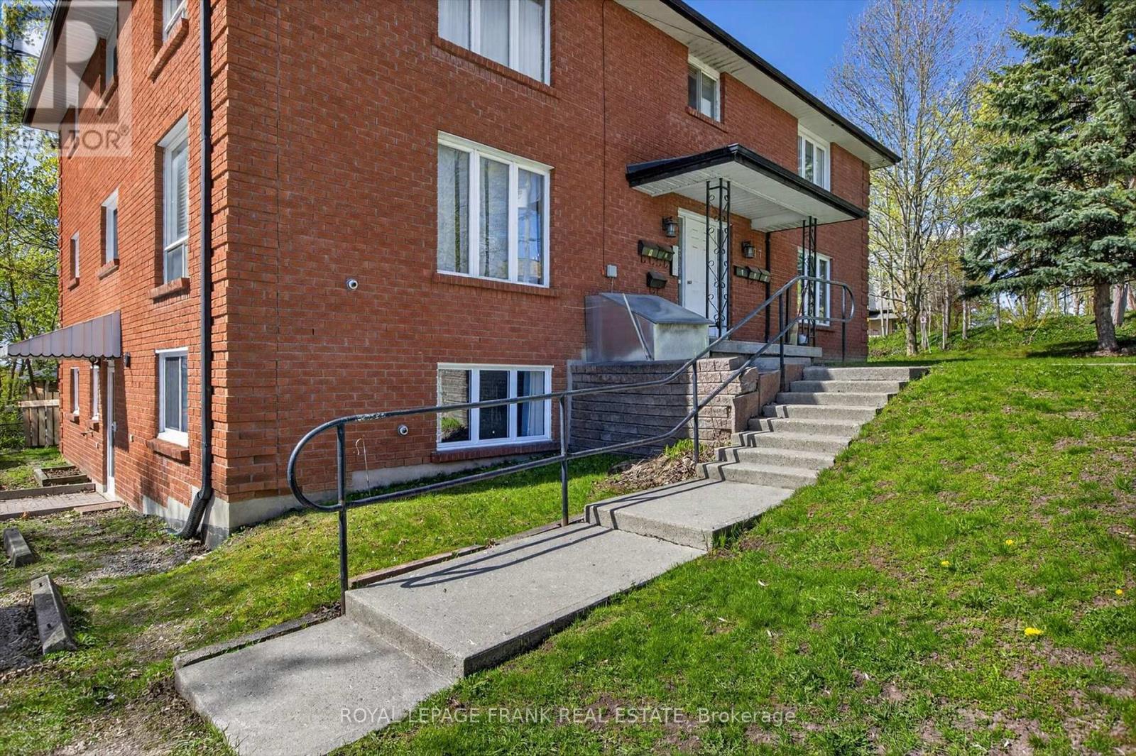 277 Dublin Street, Peterborough (Town Ward 3), Ontario  K9H 7J3 - Photo 6 - X13148294
