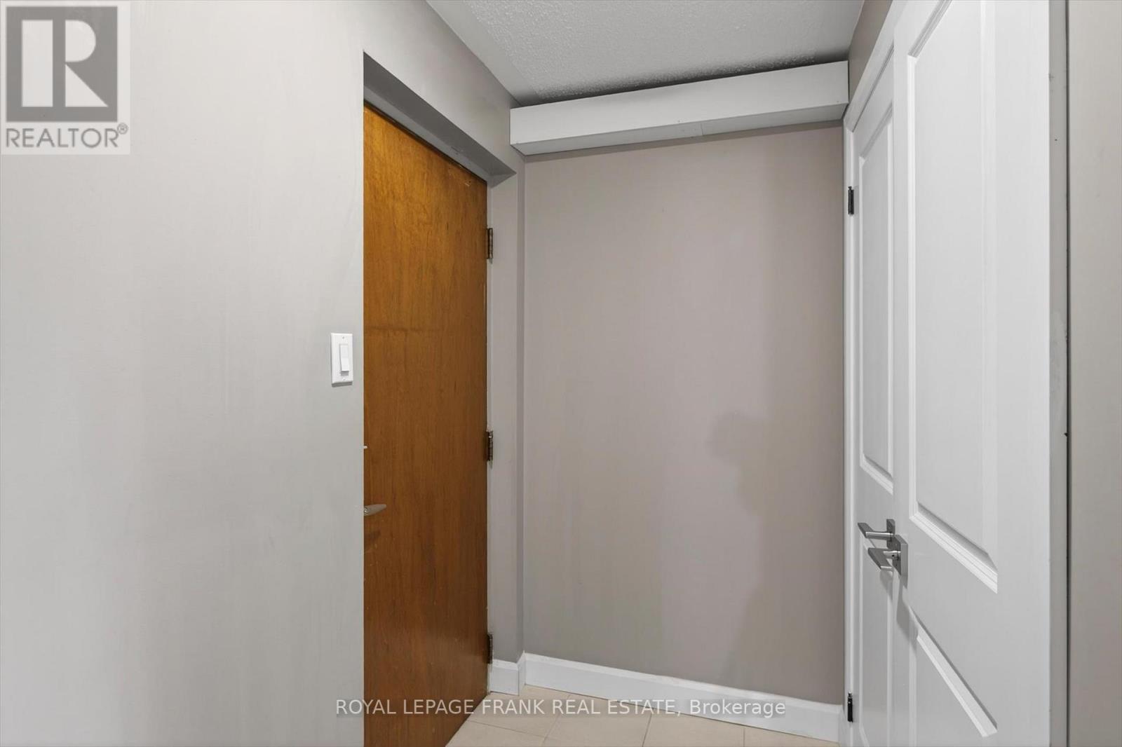 277 Dublin Street, Peterborough (Town Ward 3), Ontario  K9H 7J3 - Photo 8 - X13148294