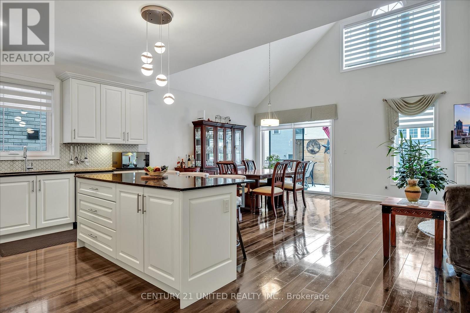 283 Noftall Gardens, Peterborough (Northcrest Ward 5), Ontario  K9H 0G8 - Photo 4 - X13149694