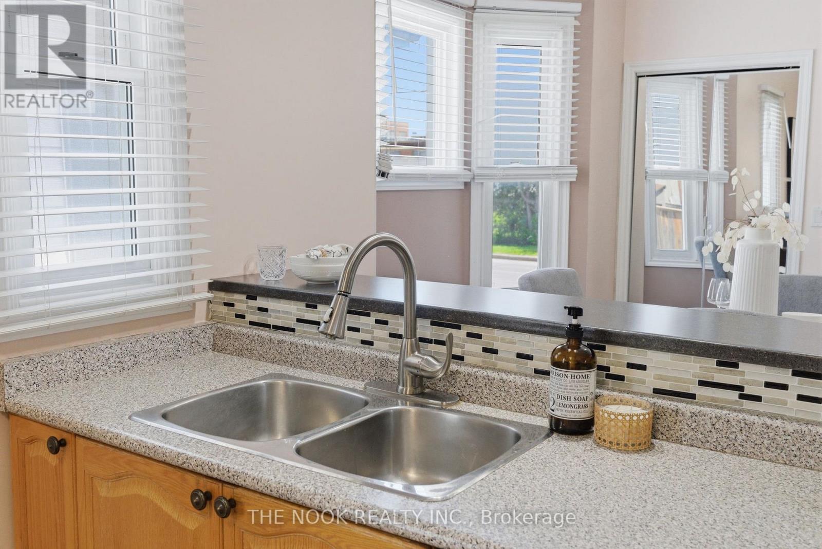 576 Wolfe Street, Peterborough (Town Ward 3), Ontario  K9J 2L8 - Photo 8 - X13149800