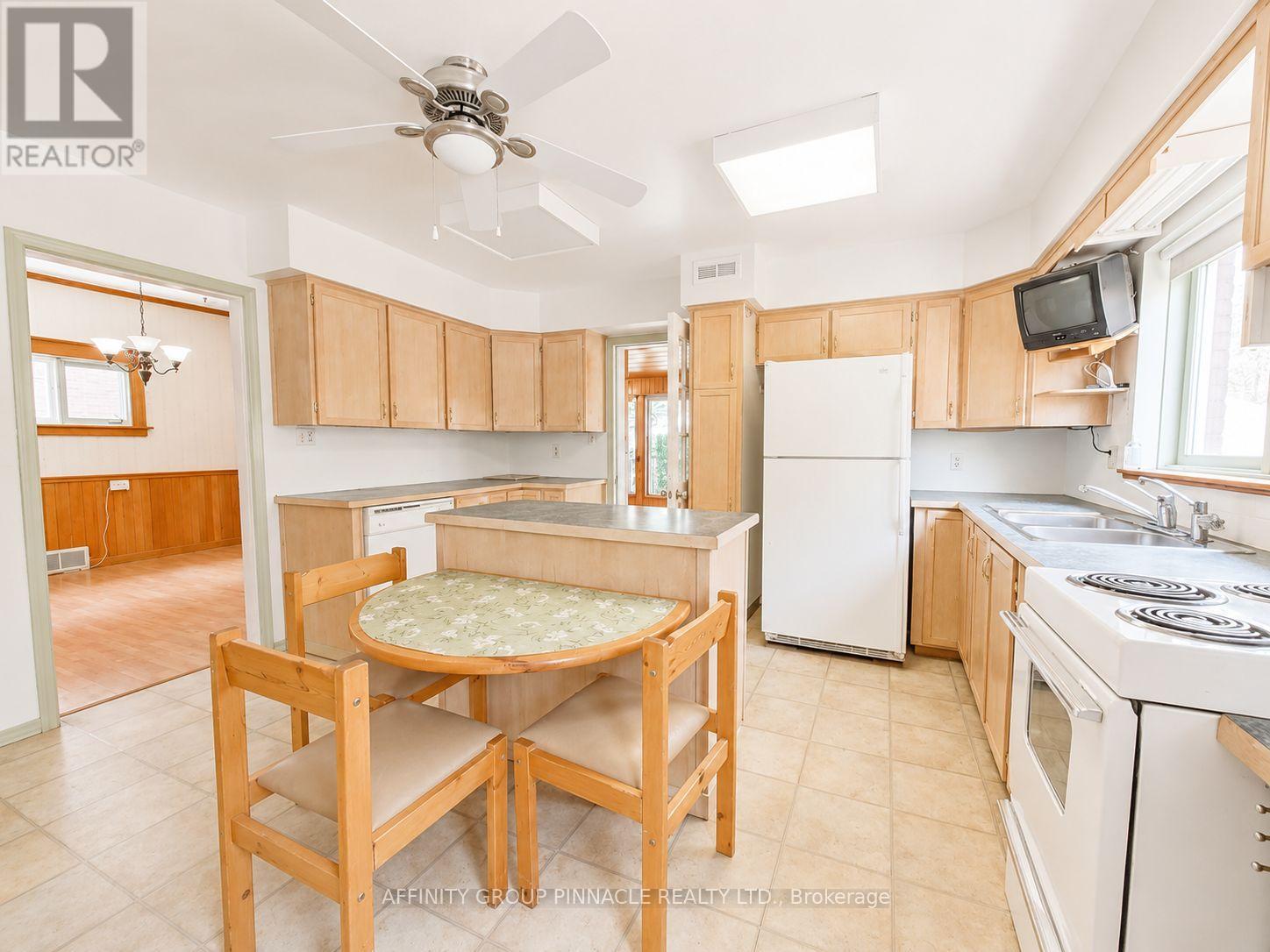 94 Glenelg Street W, Kawartha Lakes (Lindsay), Ontario  K9V 2V9 - Photo 11 - X13149878