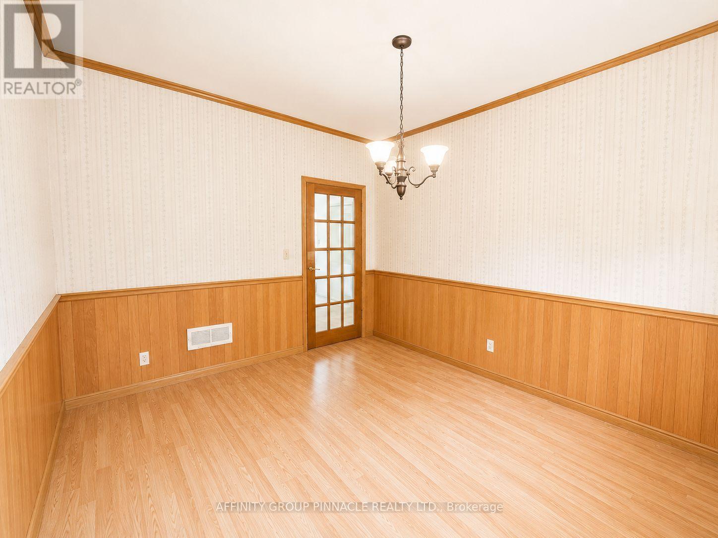 94 Glenelg Street W, Kawartha Lakes (Lindsay), Ontario  K9V 2V9 - Photo 15 - X13149878