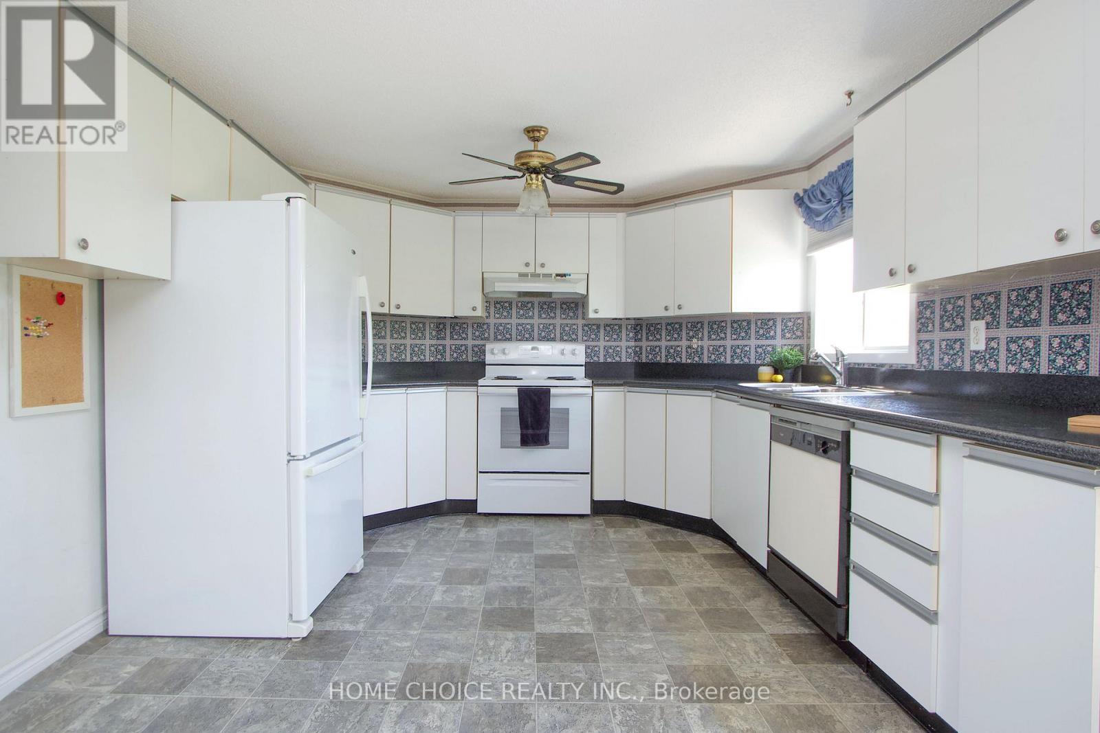 46 Fairway Drive, Clarington (Newcastle), Ontario  L1B 1B3 - Photo 10 - E13150842