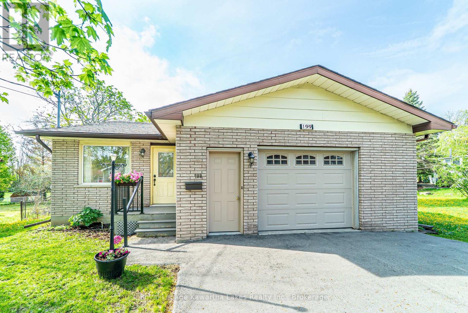 199 Mary Street W, Kawartha Lakes (Lindsay), Ontario  K9V 5N2 - Photo 2 - X13151252